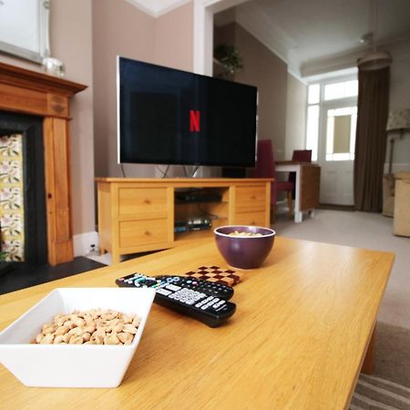 Quiet And Spacious 3 Bedroom Кардифф Экстерьер фото